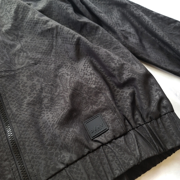 DKNY Snakeskin Print Tracksuit Set - size S - Picture 4 of 15